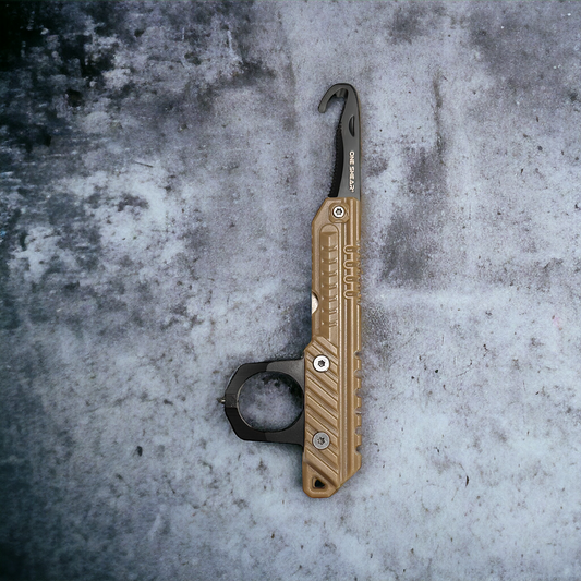 Ultimate Rescue Companion: 3-in-1 Foldable Seatbelt Cutter, Window Breaker, and Knuckle Protector – Your Lifesaving Tool in Emergencies